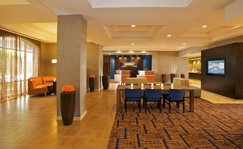 Courtyard Airport Hotel