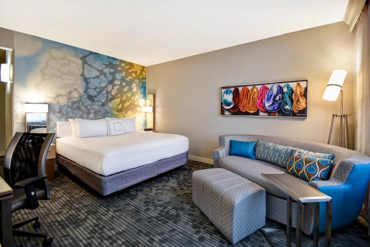 Courtyard Airport Hotel