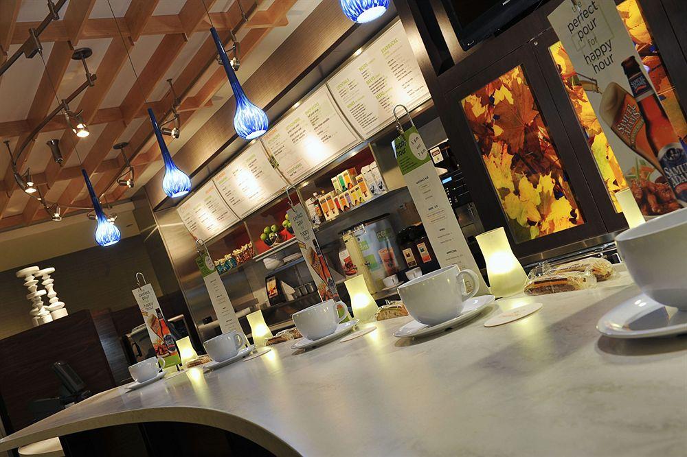 Courtyard Airport 3*