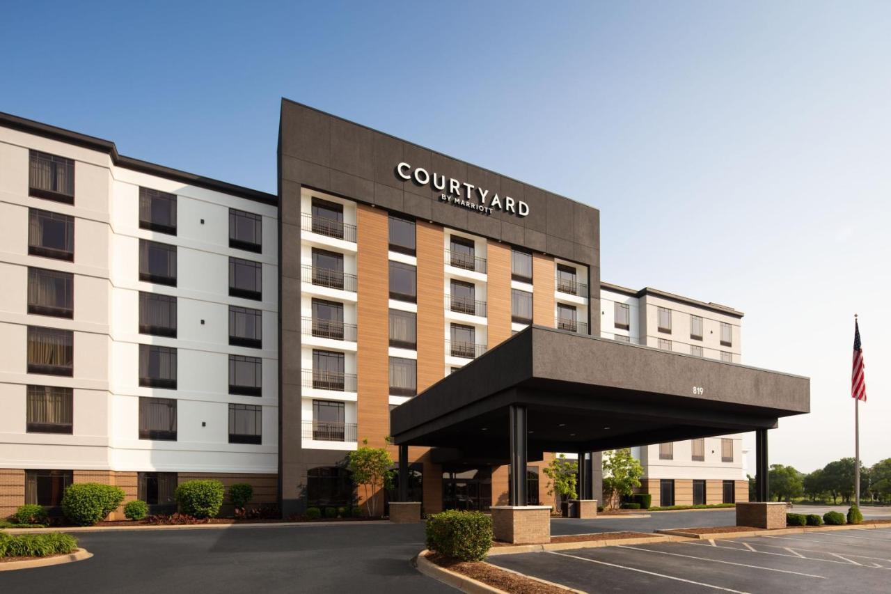 Hotel Courtyard Airport 3*