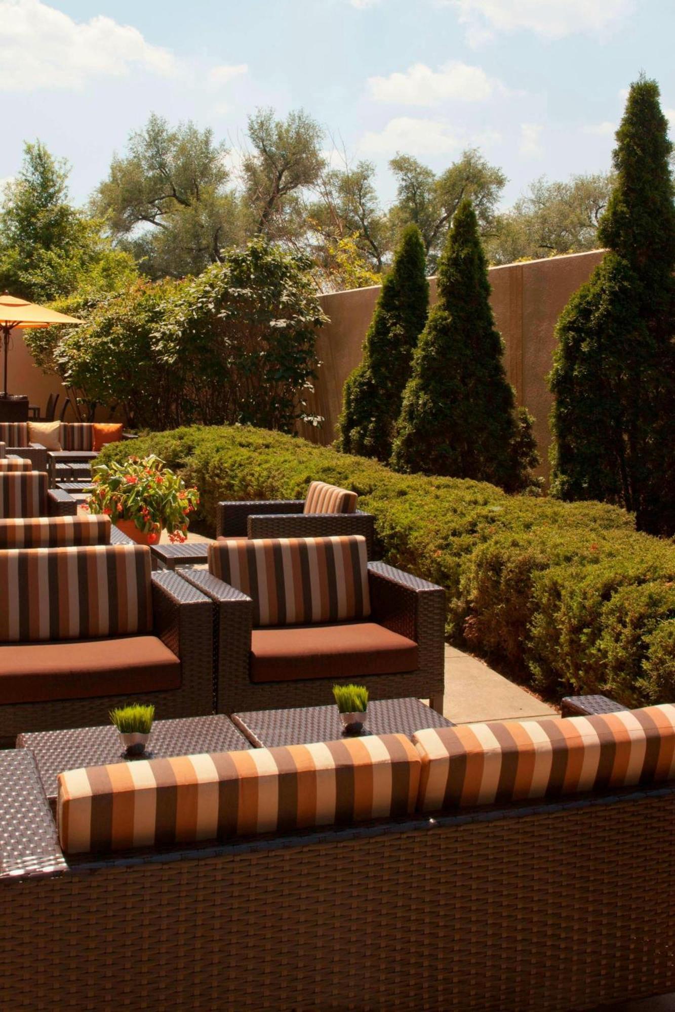 Hotel Courtyard Airport