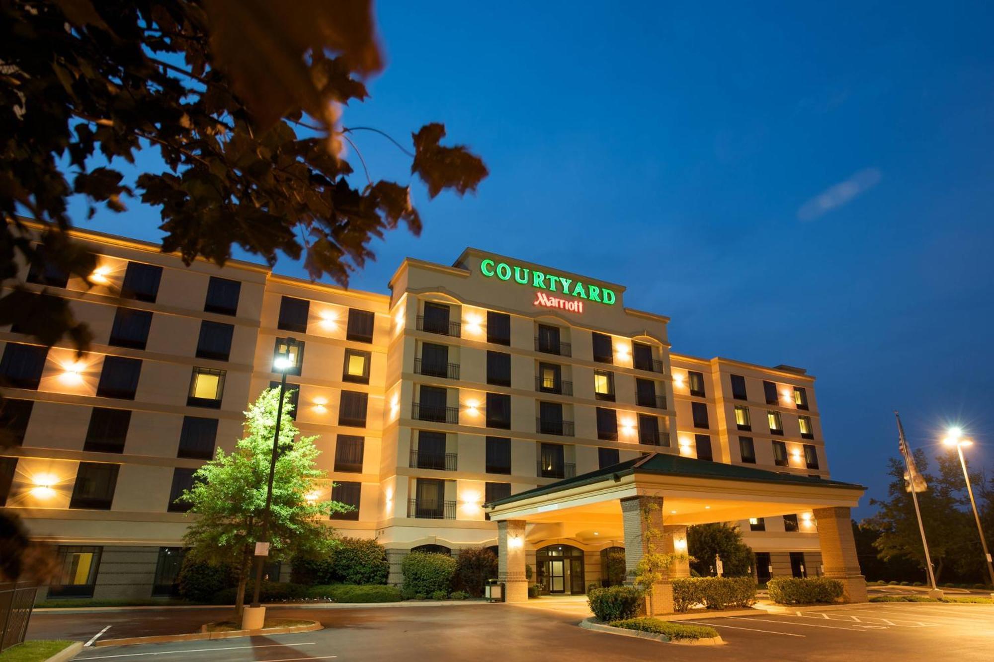 Courtyard Airport Hotel