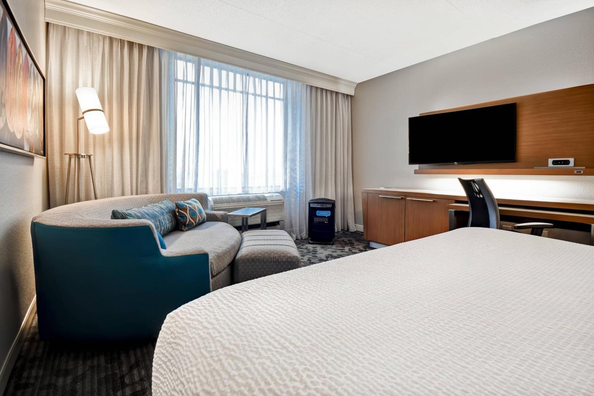Courtyard Airport 3* Louisville