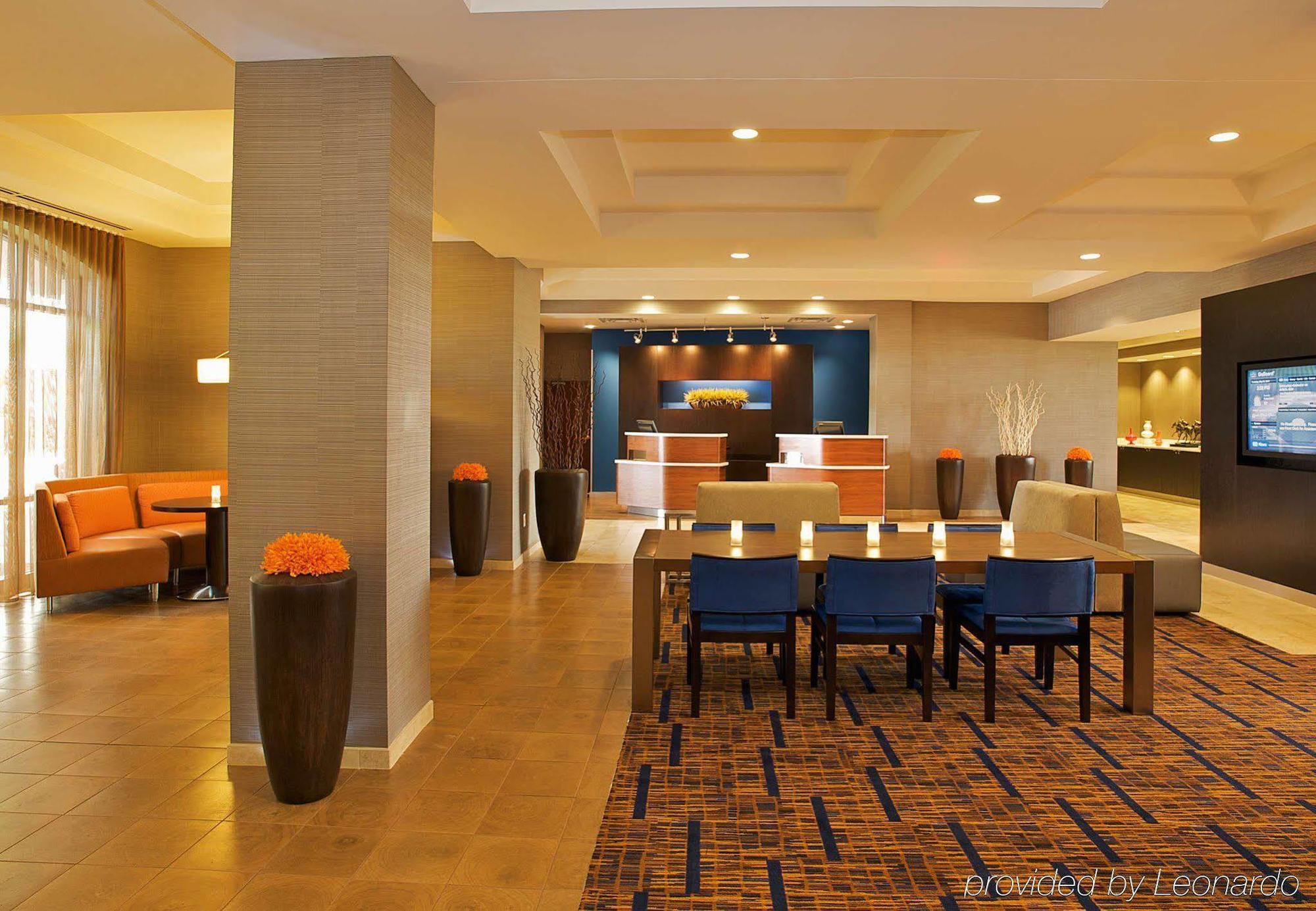 Hotel Courtyard Airport 3*