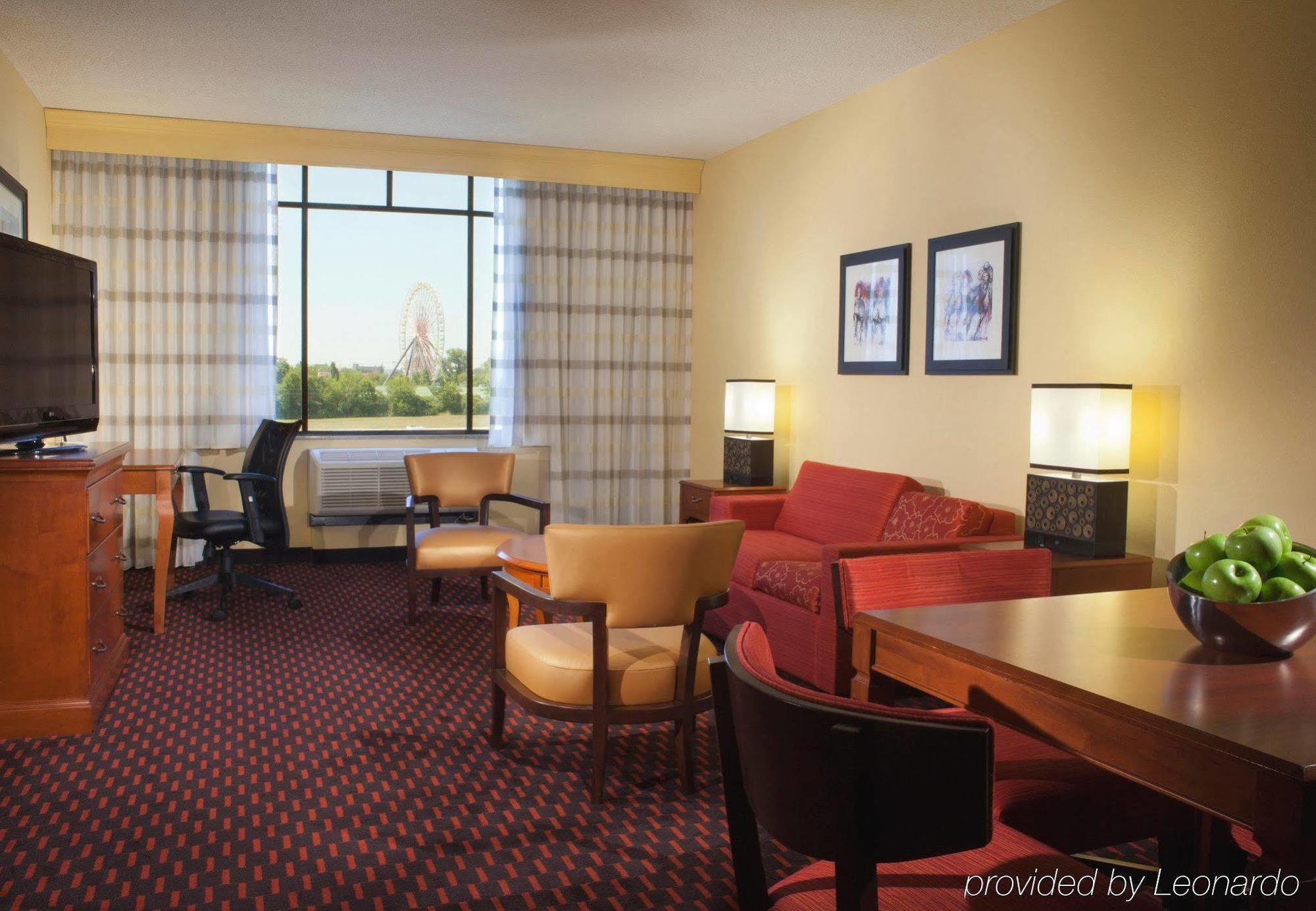 Courtyard Airport Hotel